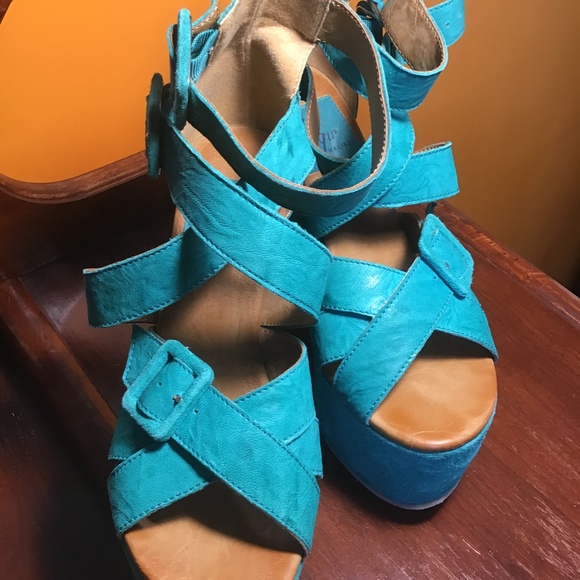 Fugu Malibu all leather wedges 7.5 strappy peep - Picture 3 of 5